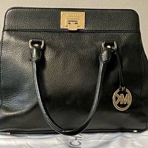 Women’s vintage MICHAEL MICHAEL KORS Large Leather Tote Bag with Brass fastener